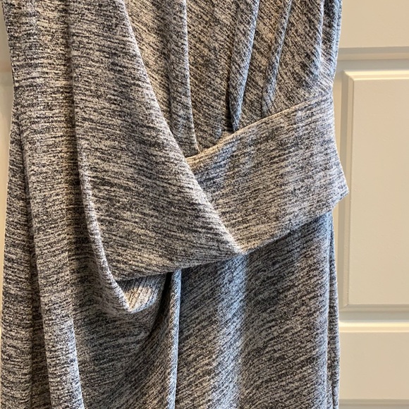 Grey sleeveless dress - Picture 2 of 3